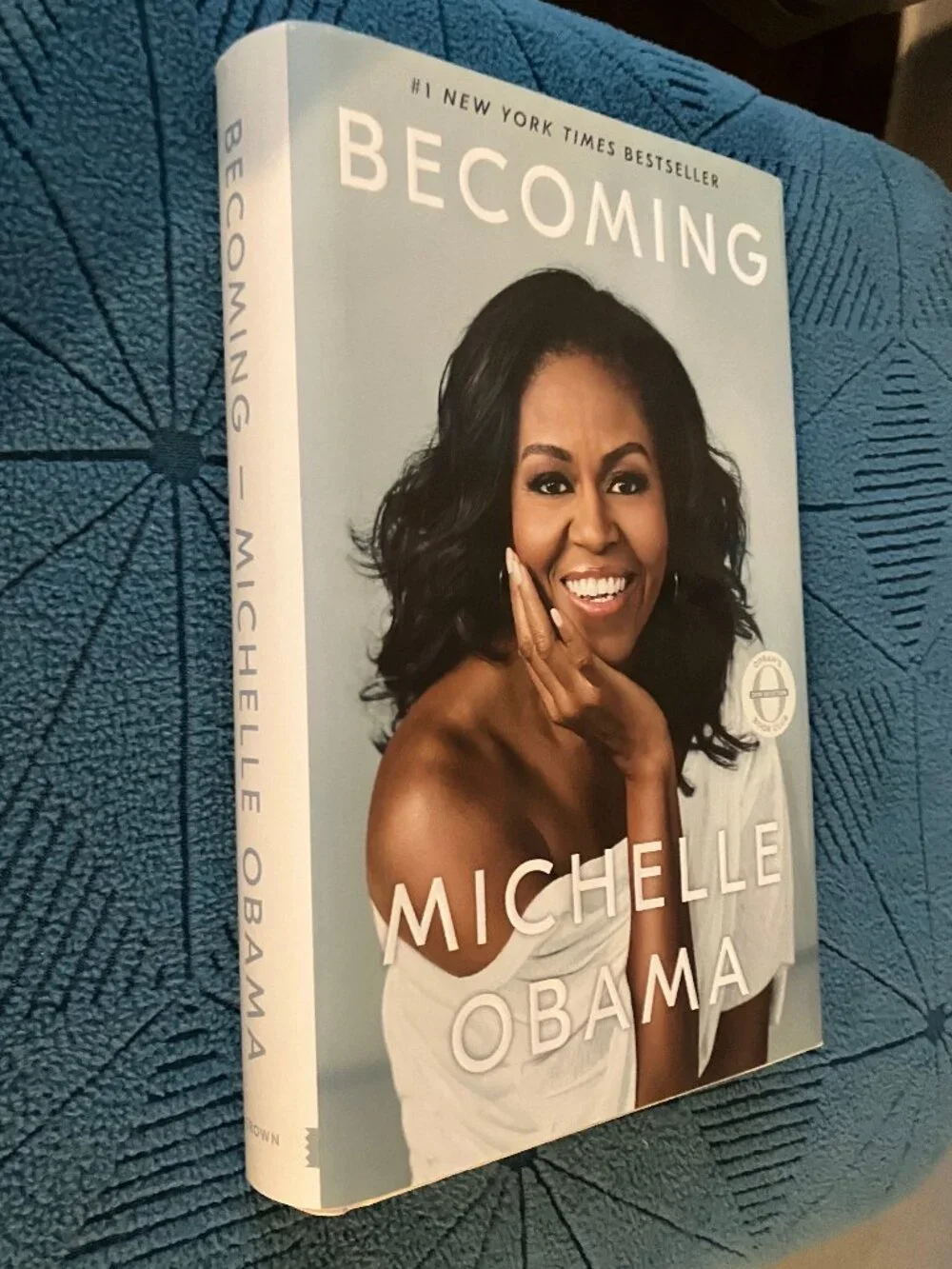 Becoming by Michelle Obama FLOTUS Autobiography (#1 New York Times Bestseller)